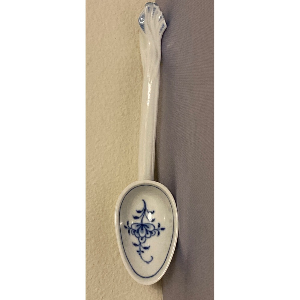 Vintage MEISSEN Porcelain Blue Onion Pattern Large Ladle Spoon 8.75"Excellent